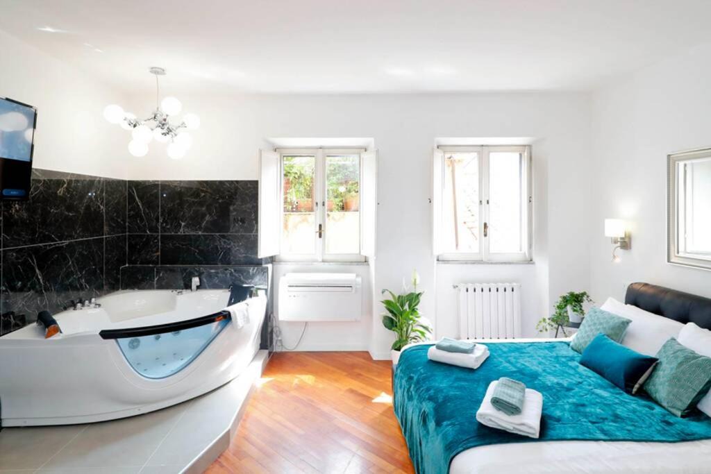 Rione VIII Sant'Eustachio Apartment | Pantheon Amazing Jacuzzi Suite