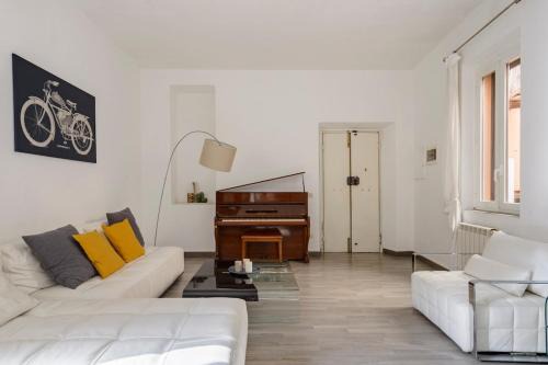 Rione VIII Sant'Eustachio Apartment | Pantheon View