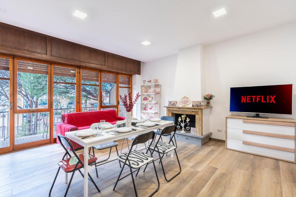 Cinecitta Apartment | Parco degli Acquedotti 3bedr apt