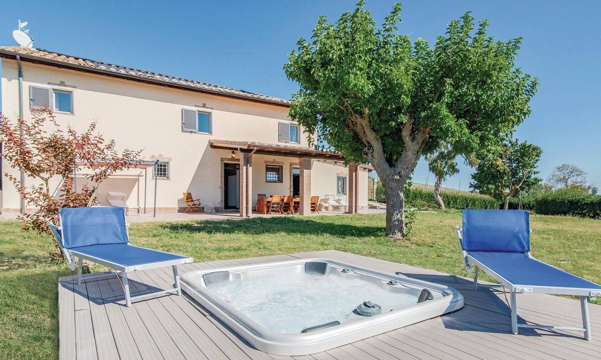 Mondavio House | Pet friendly home in Mondavio -PU- with WiFi