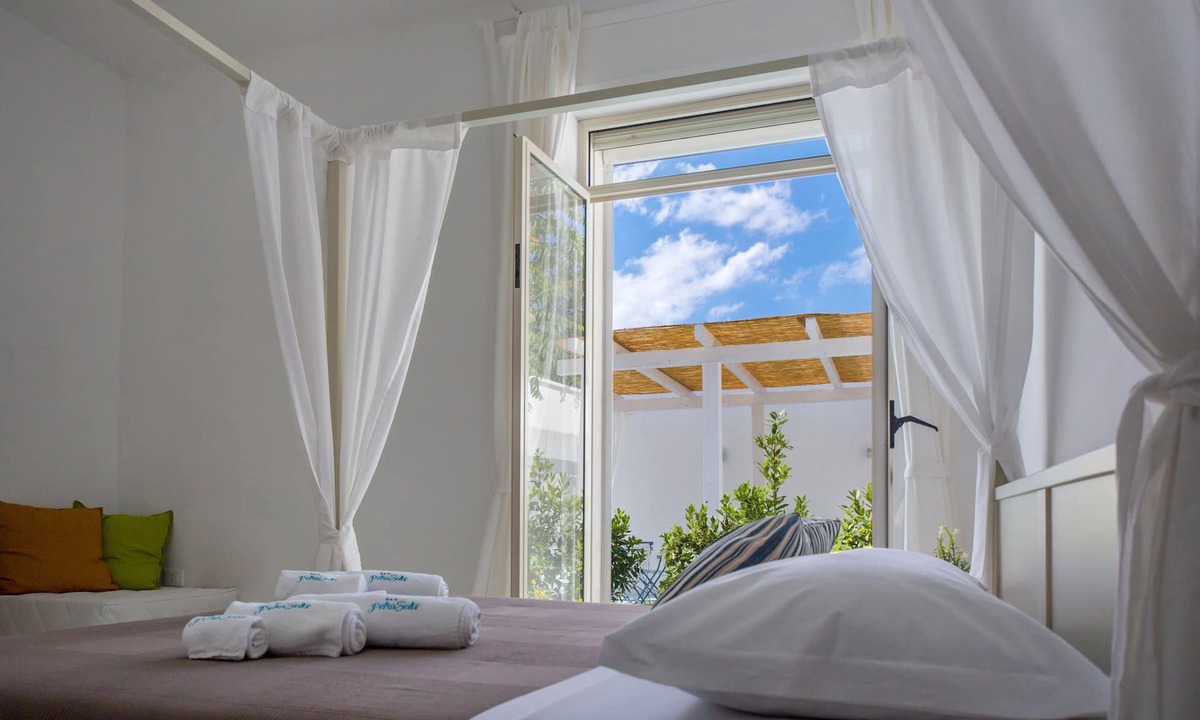 San Pietro in Bevagna Bed & Breakfast | Petra Solis