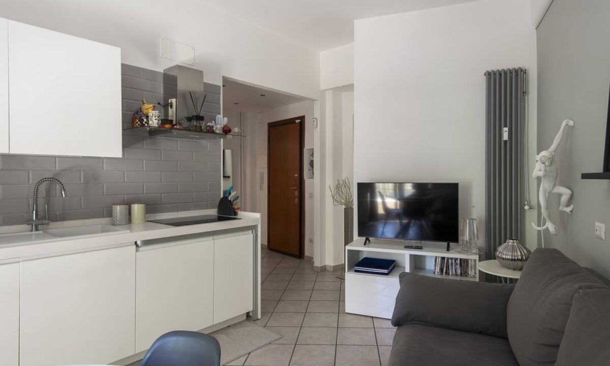 Universita Apartment | Piazza Bologna Enchanting Apartment
