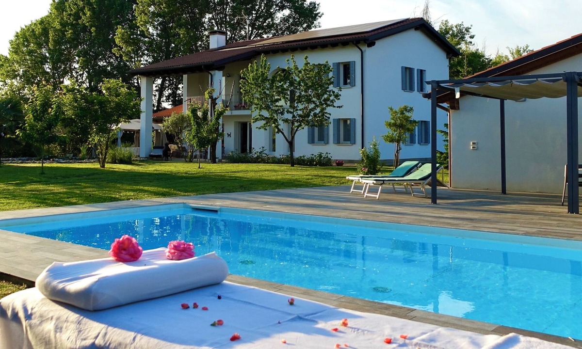 Mirano House | Pool & Garden Villa Lelia