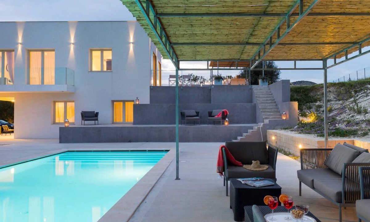 Avola Villa | Private country villa with pool