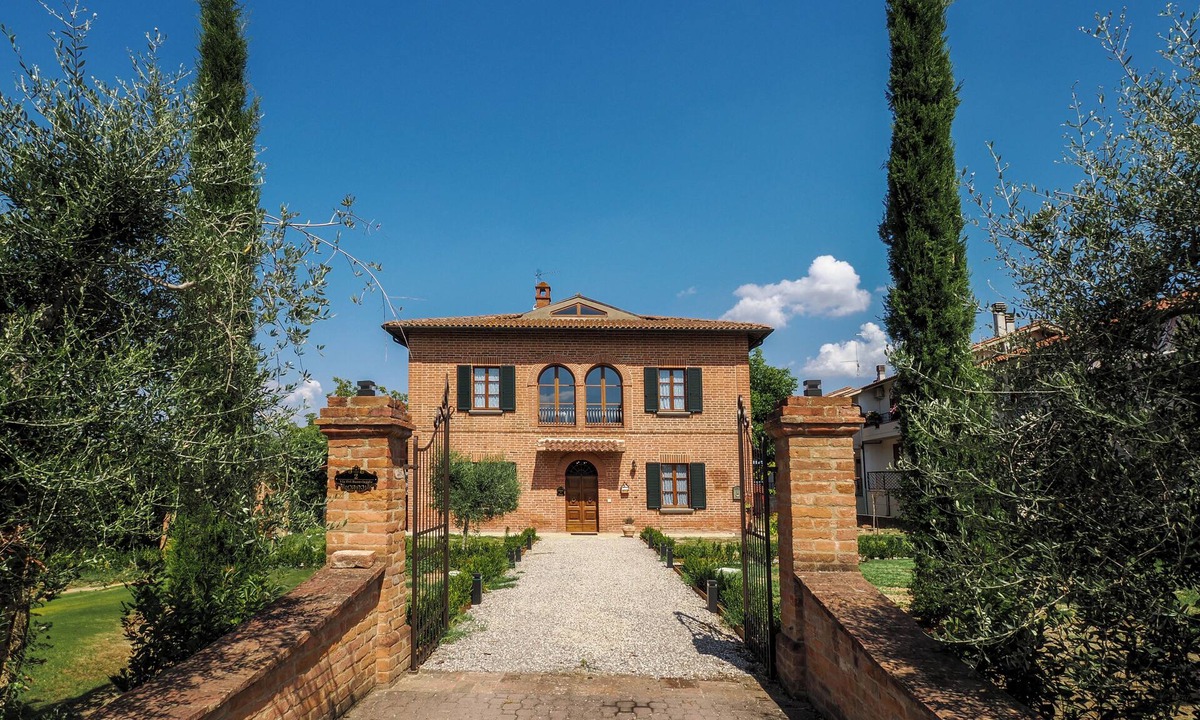Acquaviva Villa | Private Tuscan Villa with Pool - Montepulciano