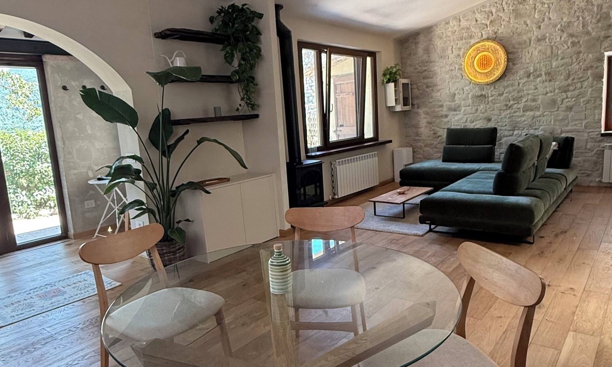Assisi House | Private vacation home in the heart of Assisi large garden and panoramic views.
