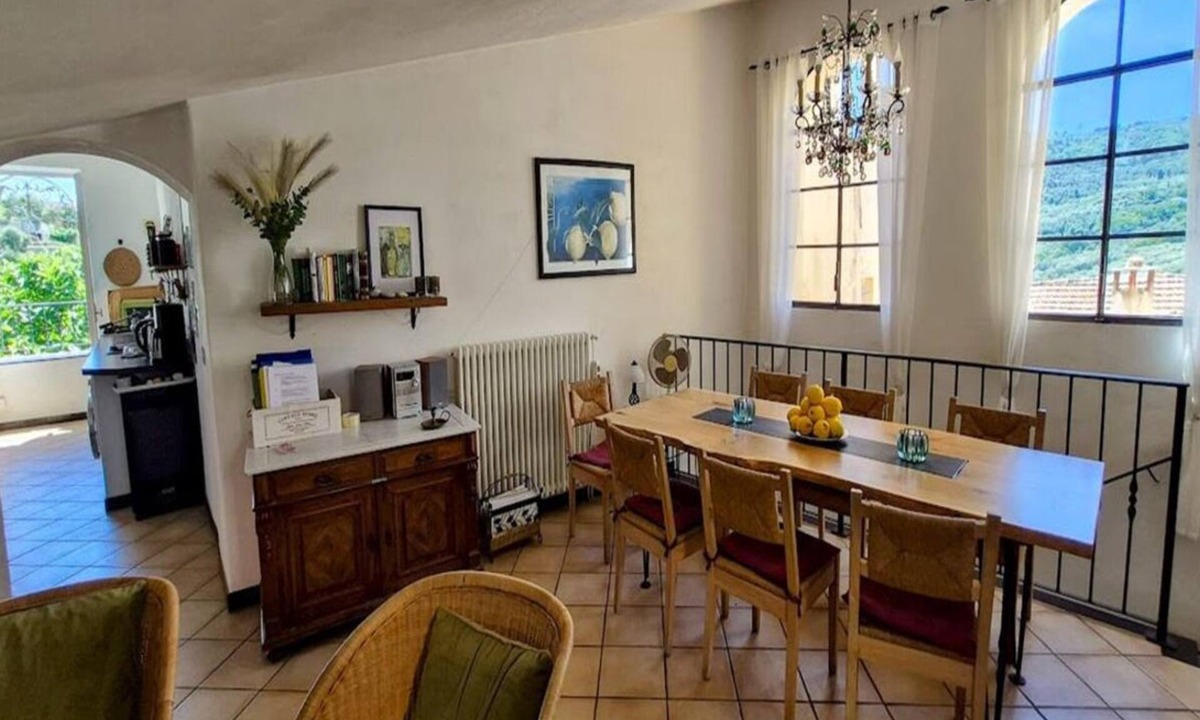 Isolalunga House | Quiet comfortable spacious in historical walls, view on the valley and the see