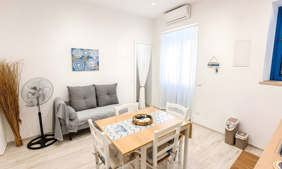 Sferracavallo Apartment | "Rada37-Sferracavallo" Apartment with Wi-Fi and Air Conditioning
