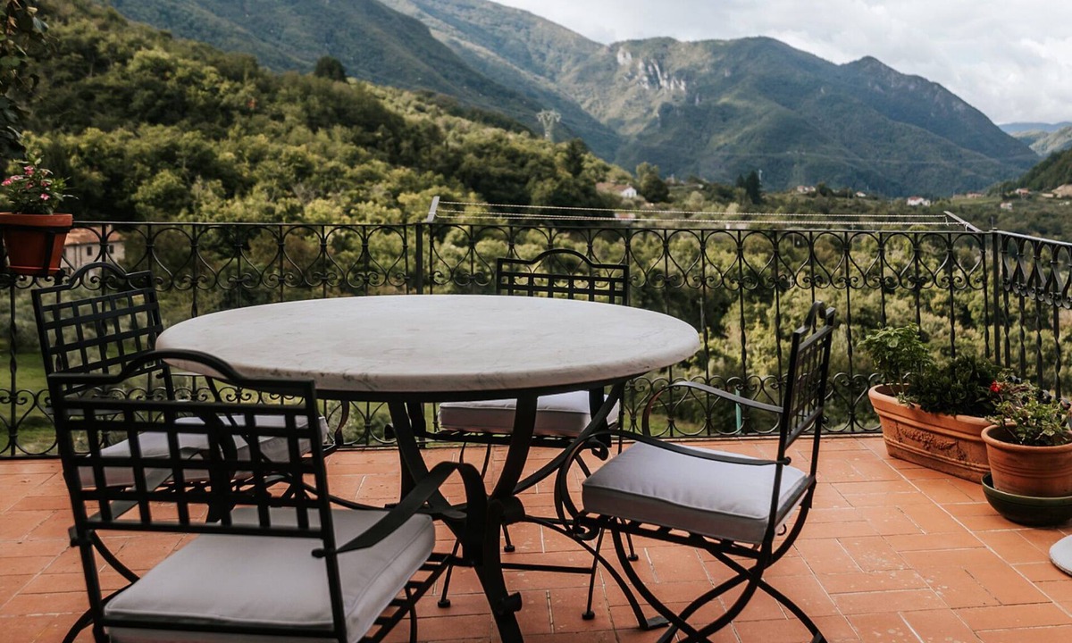 Casola in Lunigiana House | Ready to experience Italy in close proximity, sea, lakes and rivers?