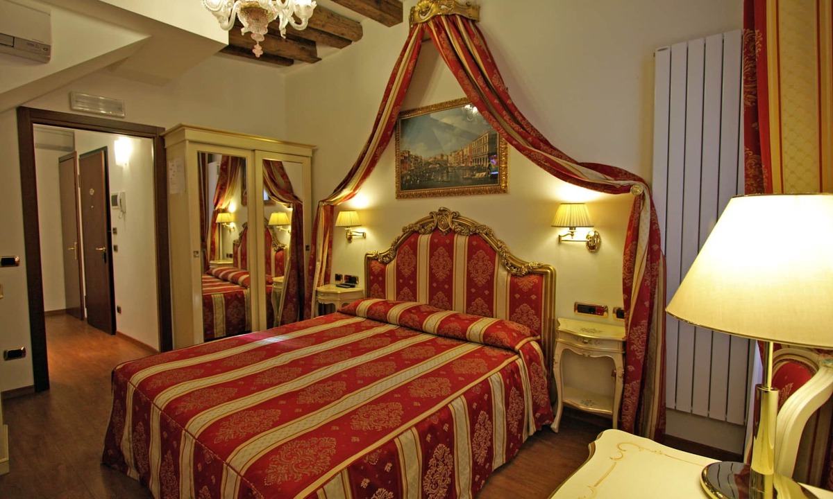 San Polo Apartment | Rialto Bridge located in the very heart of Venice. All Inclusive WiFi