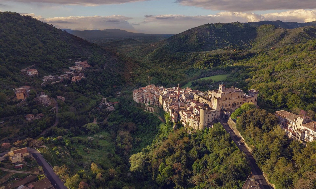San Gregorio da Sassola House | Roman Castle Getaway: Romantic Cottage