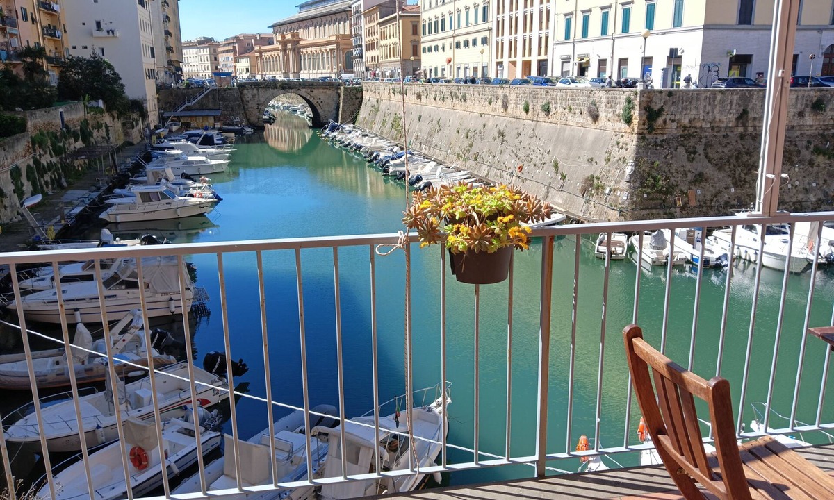 Livorno Apartment | Romantic view of the Royal Canal