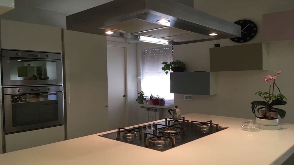 Cinecitta Apartment | ROME APARTMENT AQUEDOTTOFELICE-free WIFI-modern-new-clean meter A