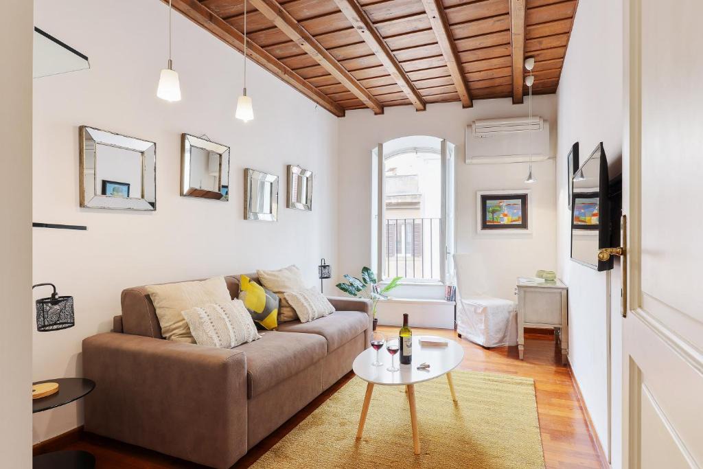 Rione III Colonna Apartment | Rome As You Feel - Maison Spanish Steps