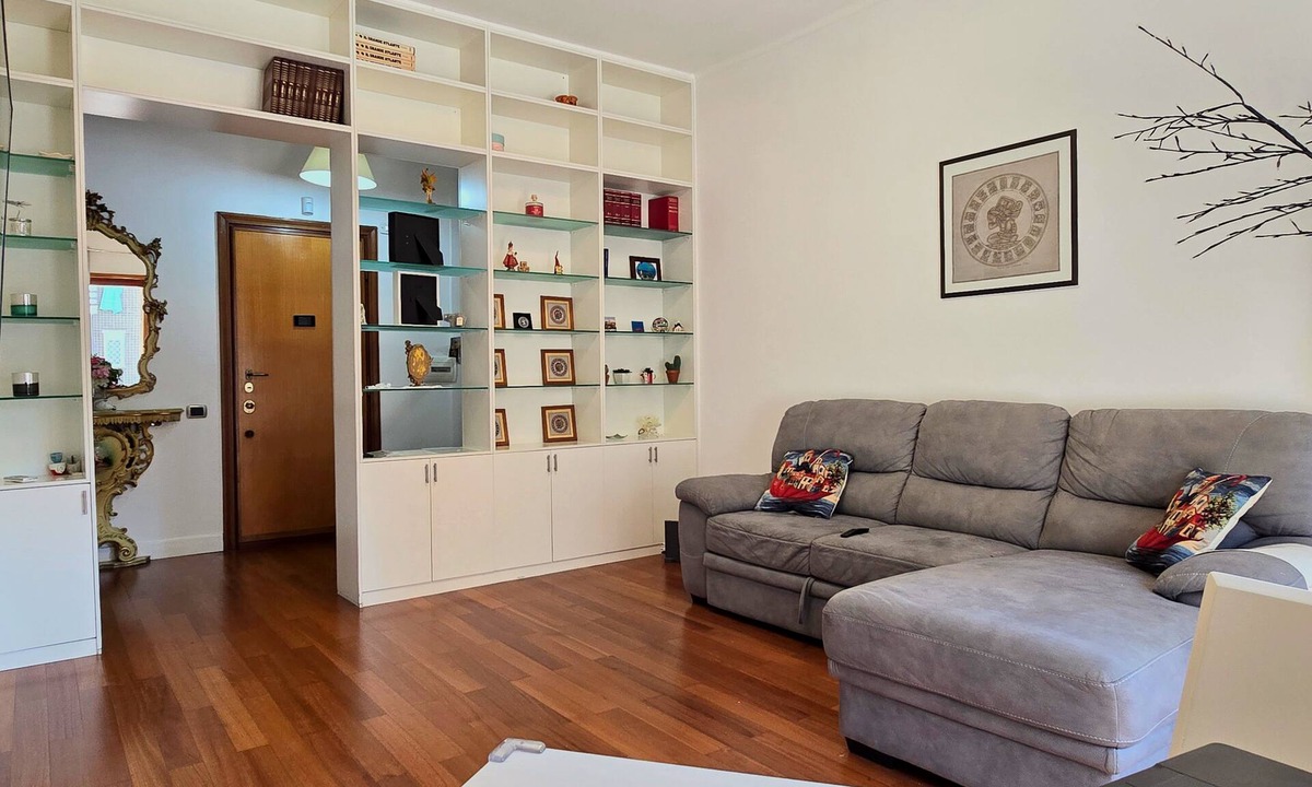 Quartiere XX Ardeatino Apartment | Rome EUR Bright Apt- WiFi - Parking
