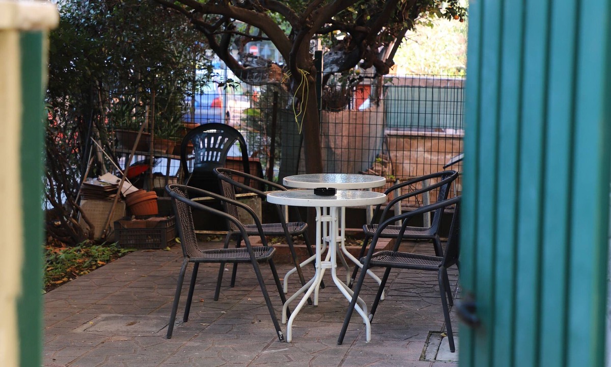 Prenestino-Centocelle Apartment | Rome whole house with garden, 15 minutes from Colosseum, 5 minutes from metro