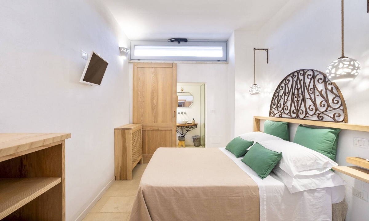 Cutrofiano Apartment | Room 'Casa Litarà, Purtale' with Shared Pool, Wi-Fi and Air Conditioning