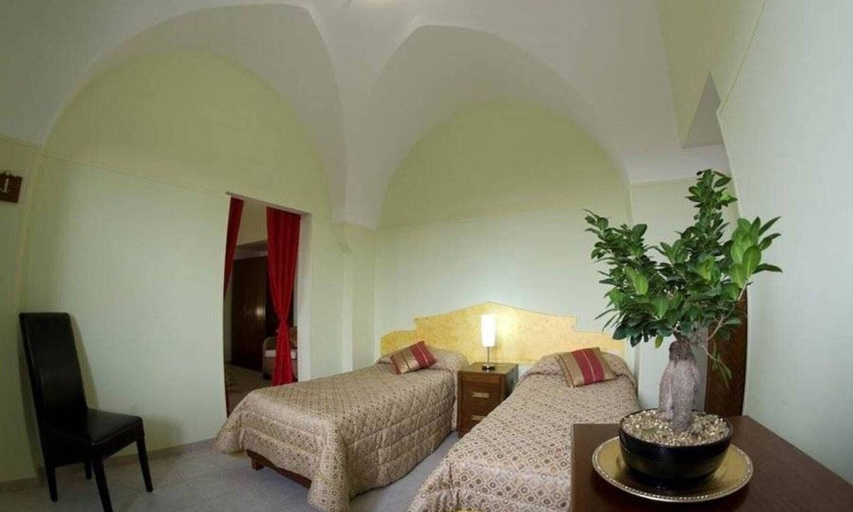 Salice Salentino Apartment | Room 'Casale San Giovanni - Camera 3' with Shared Terrace, Wi-Fi and Air Conditioning