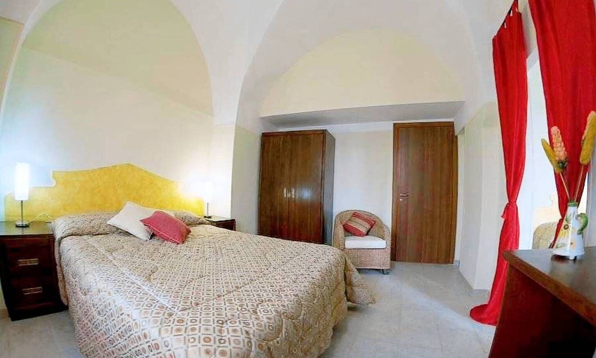 Salice Salentino Apartment | Room 'Casale San Giovanni - Camera 1' with Shared Terrace, Wi-Fi and Air Conditioning