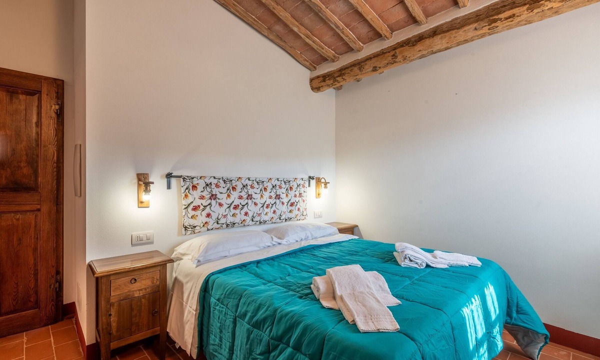 Simignano Apartment | Room 'Corbezzolo' – Agriturismo la Taverna di Celsa with Shared Pool
