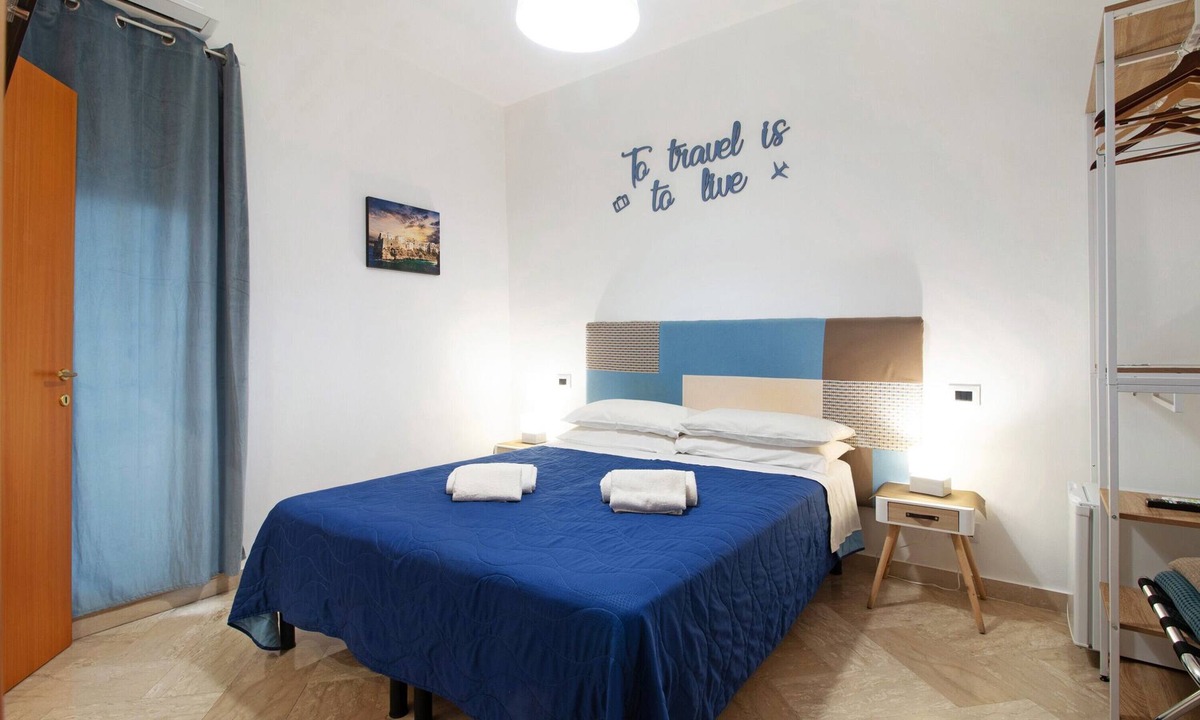 Old Town Apartment | Room 'Ginevra - Camera 7' with Wi-Fi and Air Conditioning