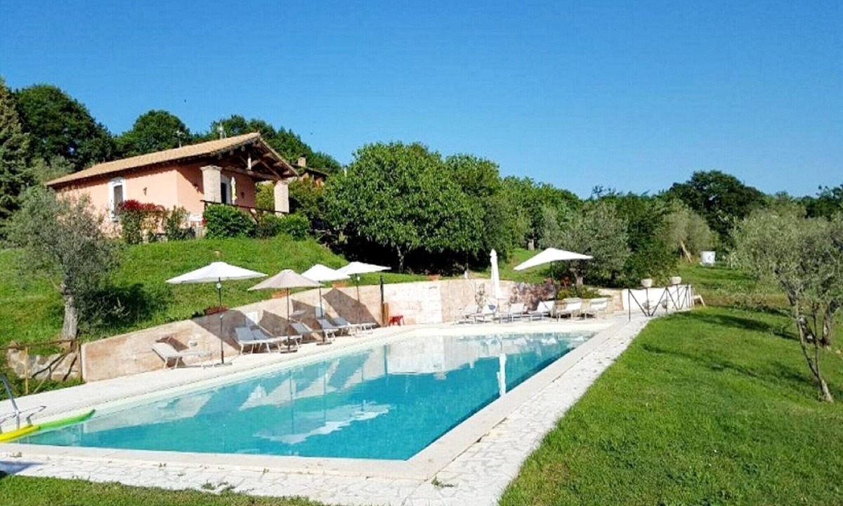 Bolsena House | Rustic country house with a view of Lake Bolsena
