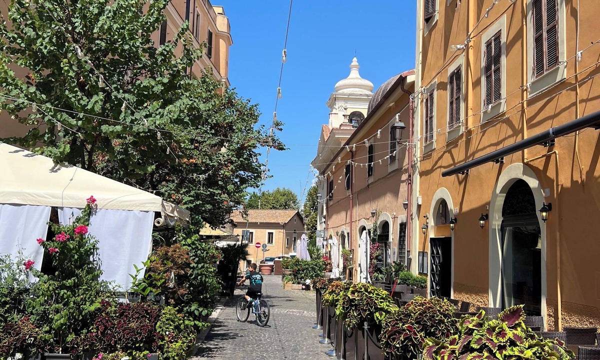Civitavecchia Apartment | SAFFIROOMS - Apartment in the heart of the historic center a stone's throw from the harbor