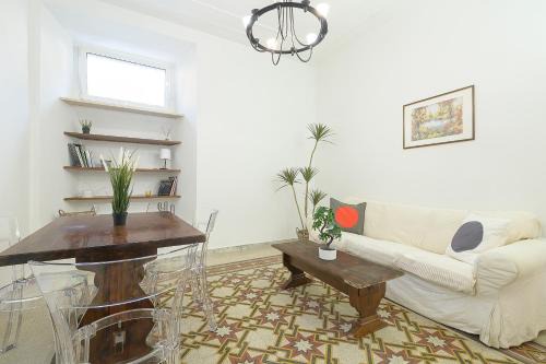 Quartiere III Pinciano Apartment | Salotto19 - Villa Borghese