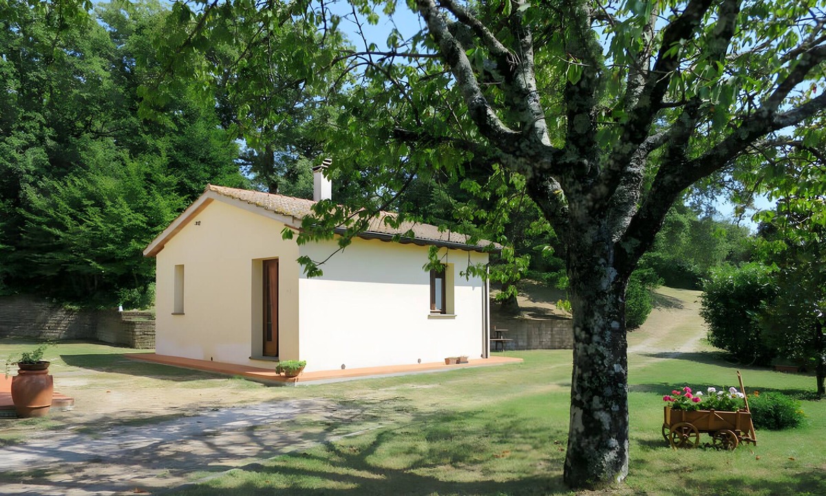 Montieri Apartment | San Michele - Casa Giano: Oak Grove View, Shared Pool & Wi-Fi