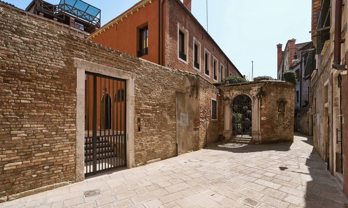San Polo Apartment | San Polo Palace 1976