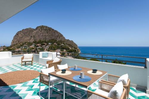 Capo Zafferano Apartment | Sea Frame Design Apartments with Pool by Wonderful Italy