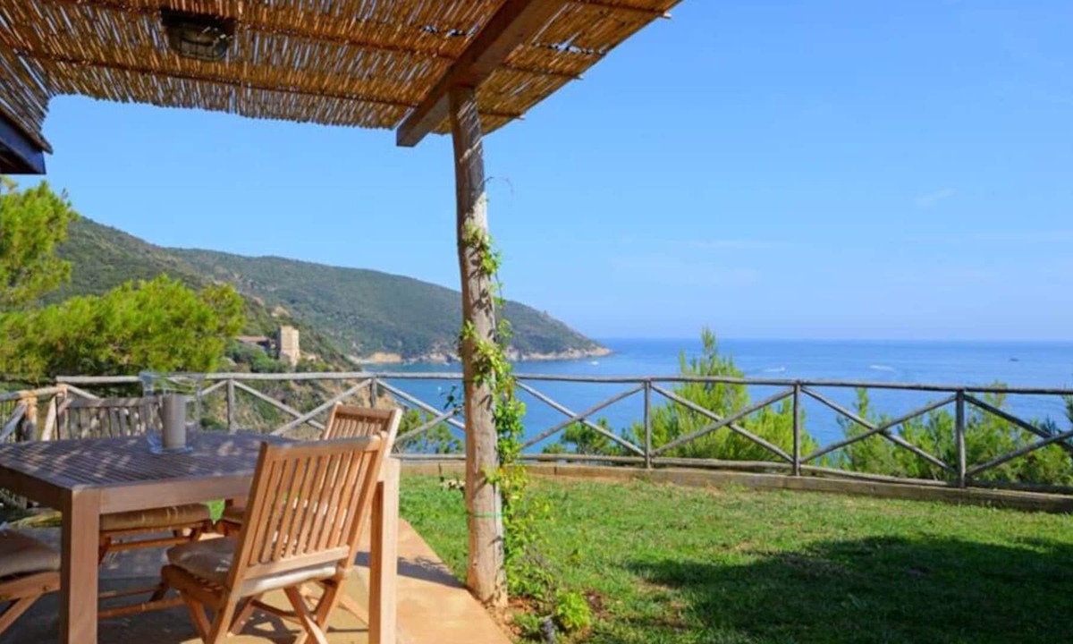 Porto Santo Stefano Cottage | Seafront Cottage with Footpath to the Beach