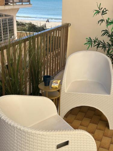 Torvaianica Apartment | Seaside two-room apartment