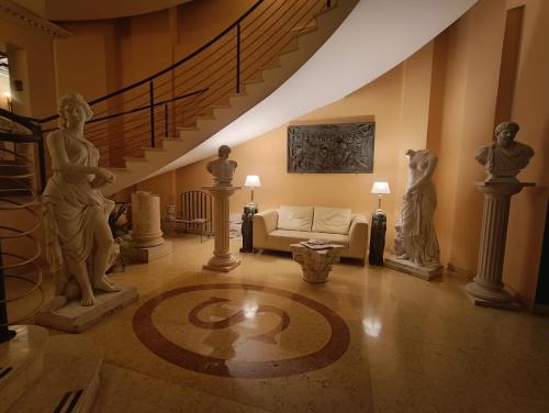 Fiumicino Hotel | Seccy Hotel Boutique Art & Museum