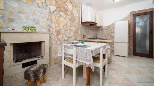 Allumiere Apartment | Serenity House by Rentbeat