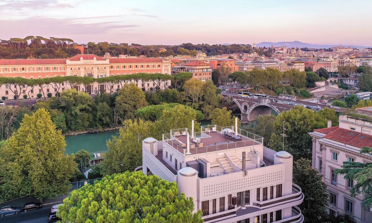 Vatican Apartment | Skylife 360° Rooftop Penthouse