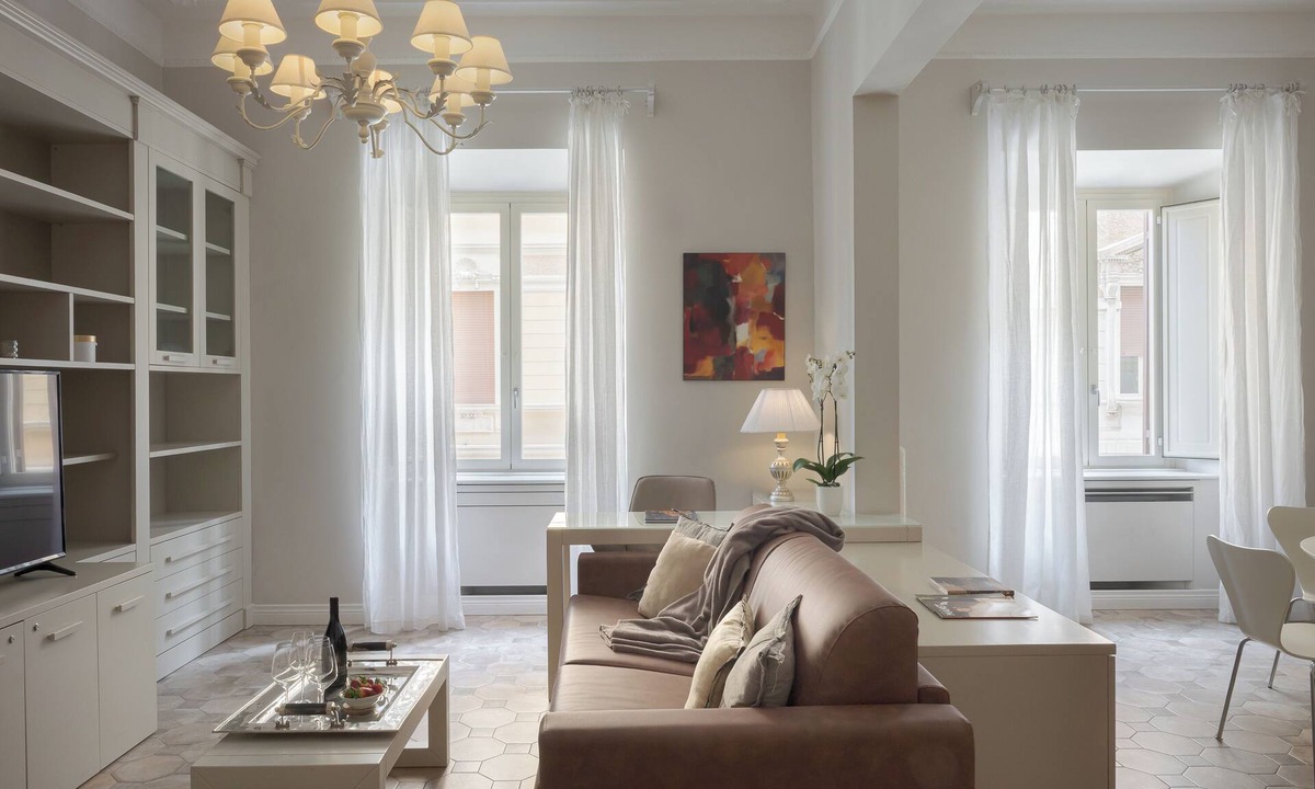 Sallustiano Apartment | Spacious and stylish Embassy Loren flat