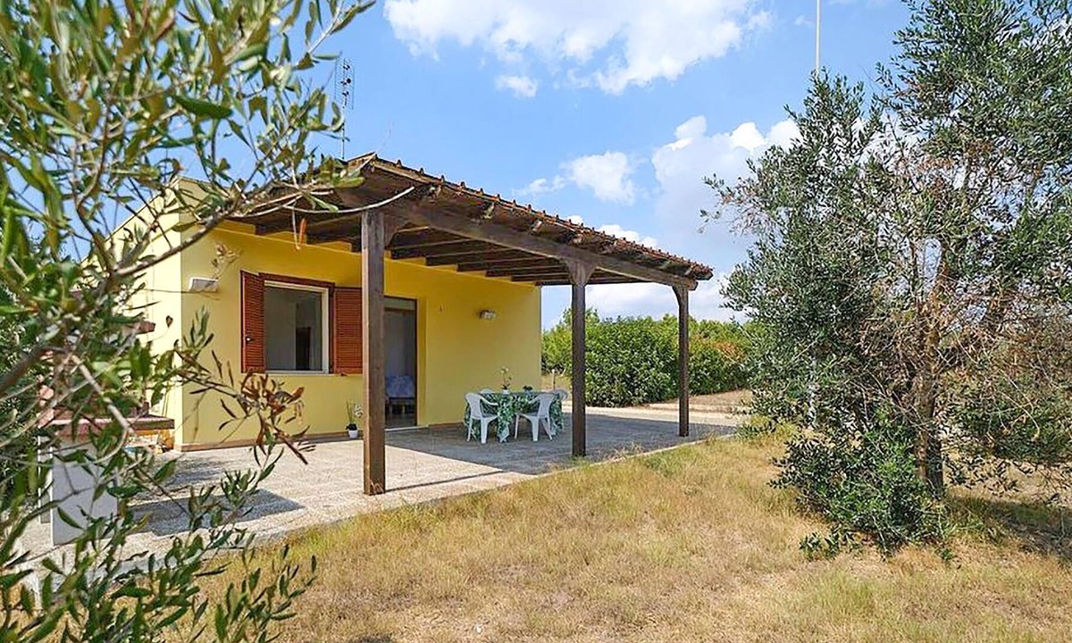 Alezio House | Spend a relaxing vacation in this inviting vacation home.