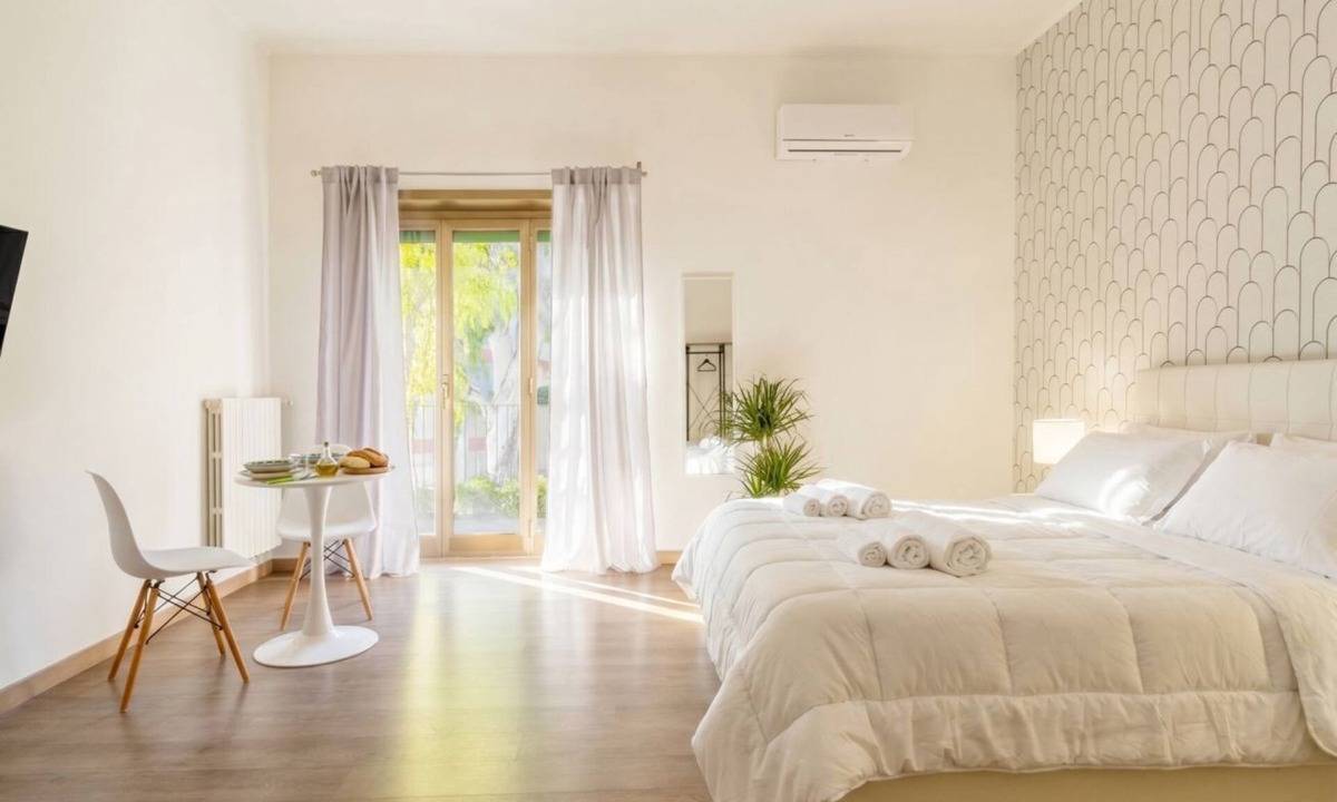 Municipio 2 Apartment | Stella - Urban Oasis of Contemporary Style