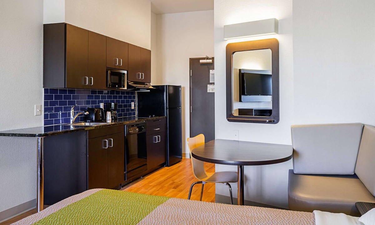 Buda Hotel | Studio 6 Buda, TX