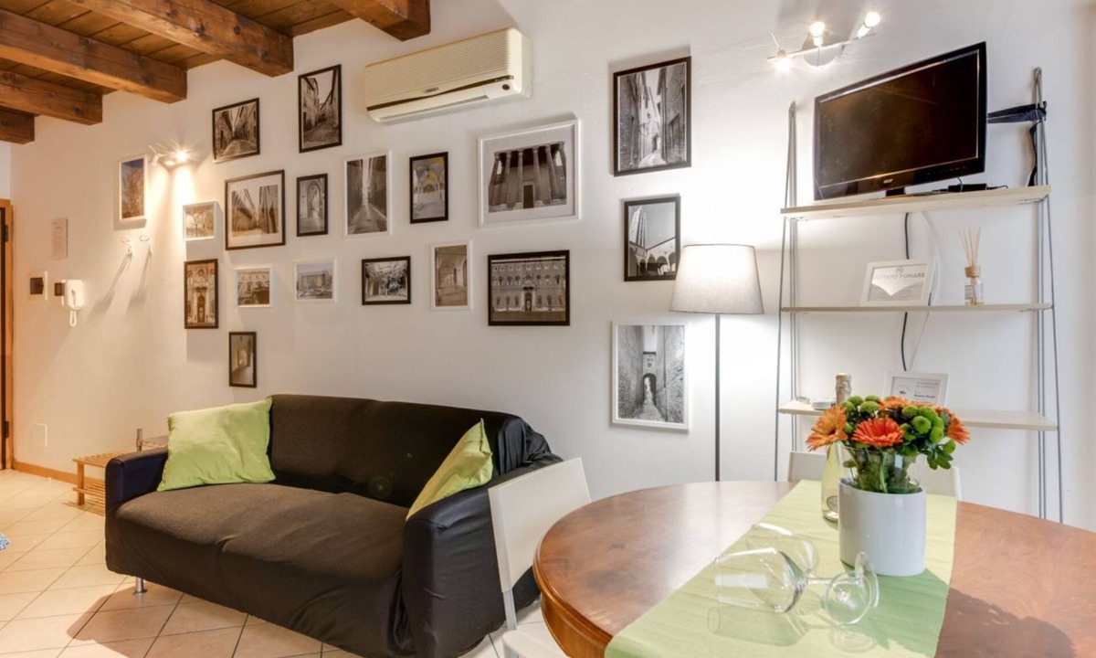 Forli Apartment | Studio Mazzini is a comfortable studio apartment on the second floor, a single room partially divided between a living area with an equipped kitchenette and a sleeping area with a double bed.The bathroom has a toilet, sink, and shower.The kitchen is full