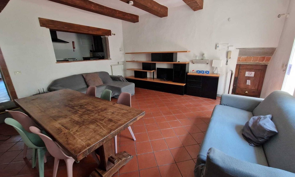San Lorenzo Apartment | Stufa Apartment - Three Bedroom Apartment, Sleeps 6