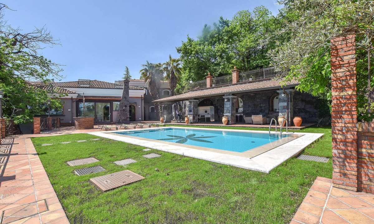 Zafferana Etnea House | Stunning home in Zafferana Etnea