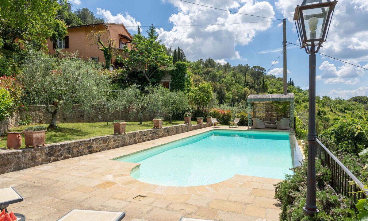 Castiglion Fiorentino House | Stunning private villa for 6 guests with private pool, WIFI, TV, patio and pets allowed