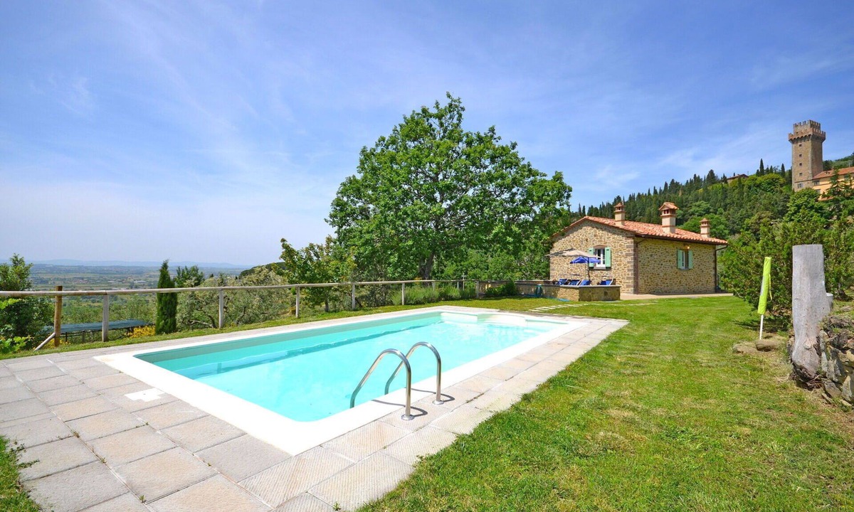 Cortona Villa | Stunning private villa with A/C, WIFI, private pool, TV, terrace, panoramic view, close to Cortona