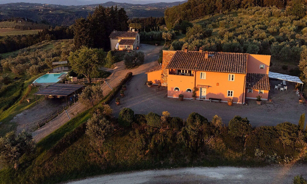 Montelupo Fiorentino Villa | Stunning private villa for 11 people with A/C, private pool, WIFI, TV, patio and panoramic view