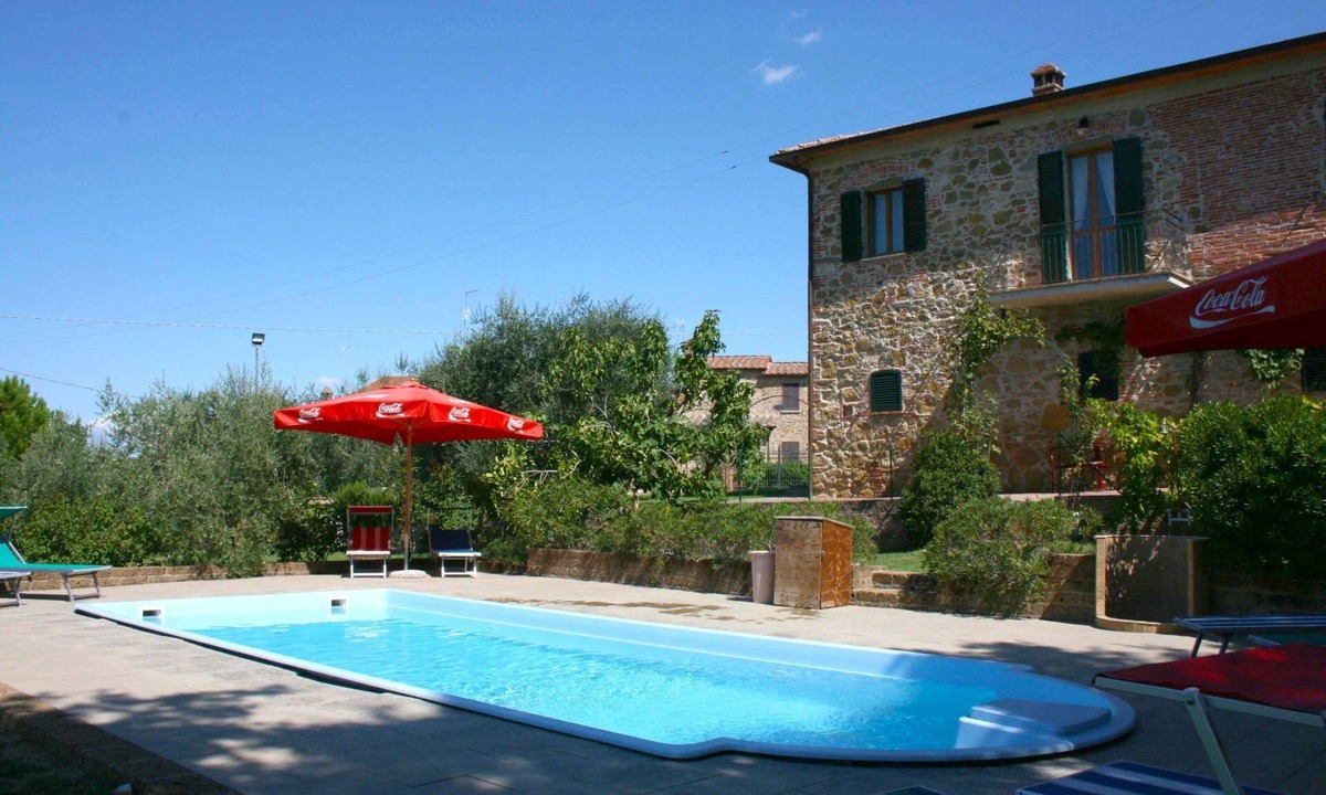 Lucignano Villa | Stunning private villa with private pool, WIFI, TV and balcony, close to Montepulciano