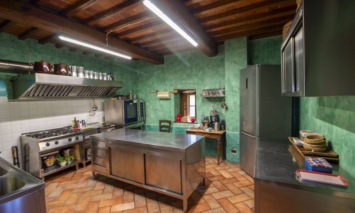 Pieve di Chio Villa | Stunning private villa for 16 guests with private pool, WIFI and TV