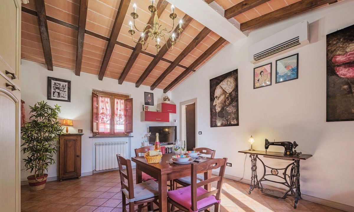 Vicopelago House | Stunning private villa for 4 people with A/C, WIFI, TV, patio and pets allowed