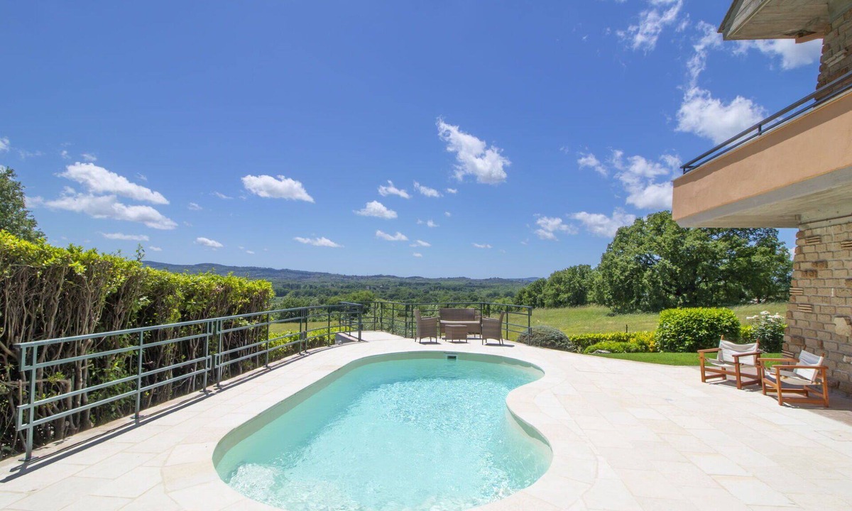 Sutri Villa | Stunning private villa for 11 people with A/C, WIFI, private pool, TV, terrace and pets allowed
